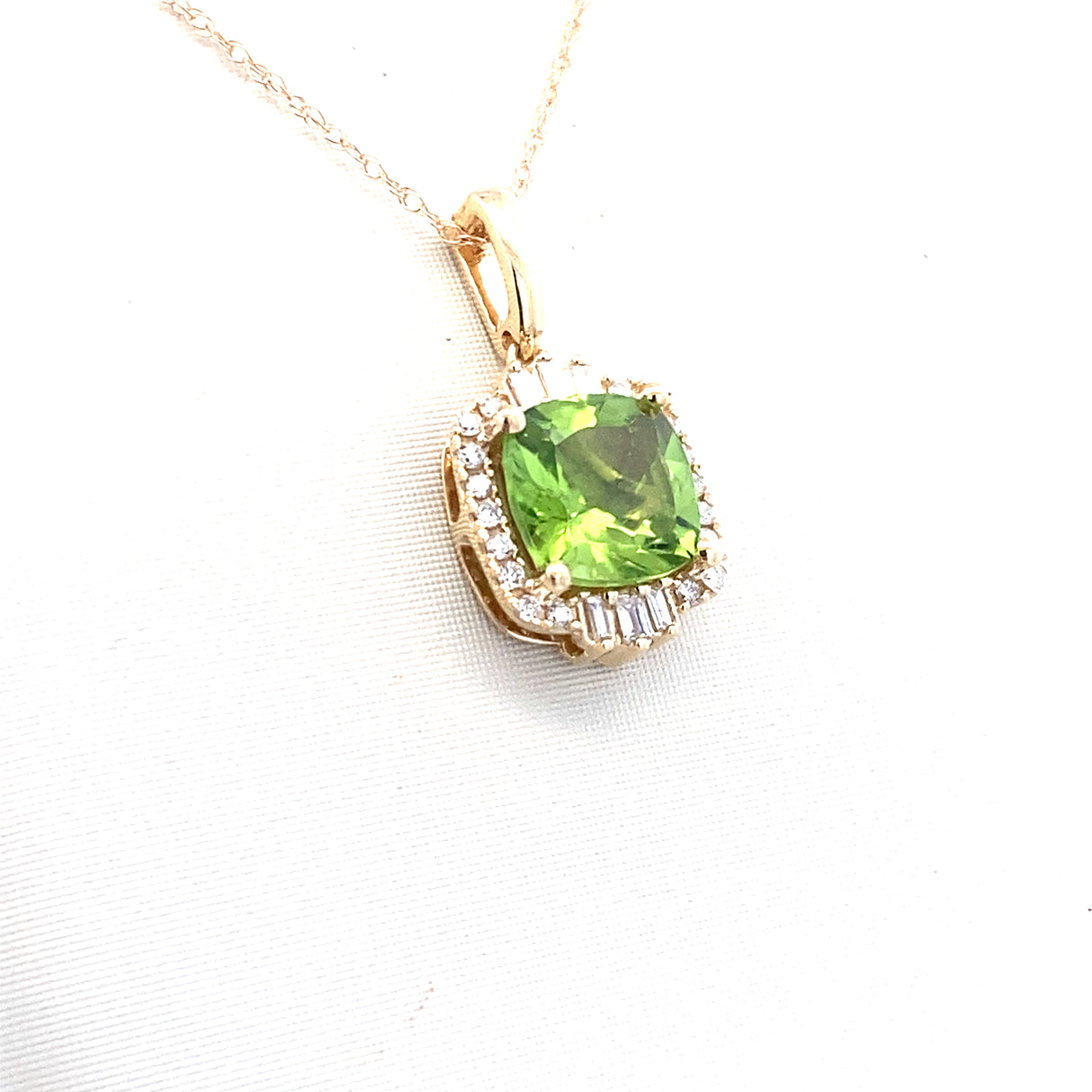 14YG Cushion Peridot Diamond Halo Pendant